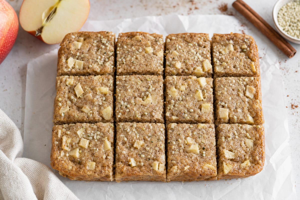Lunchbox Apple Cinnamon Protein Bars